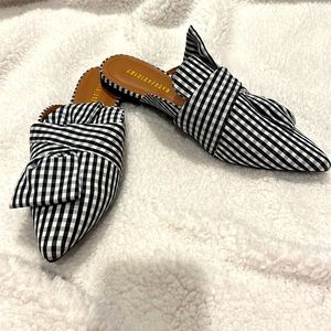 Black/White Point Toe Flats
